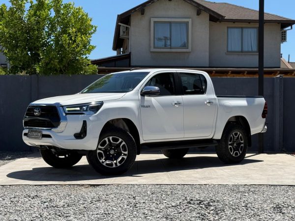Toyota Hilux Srv — foto 2 de 19