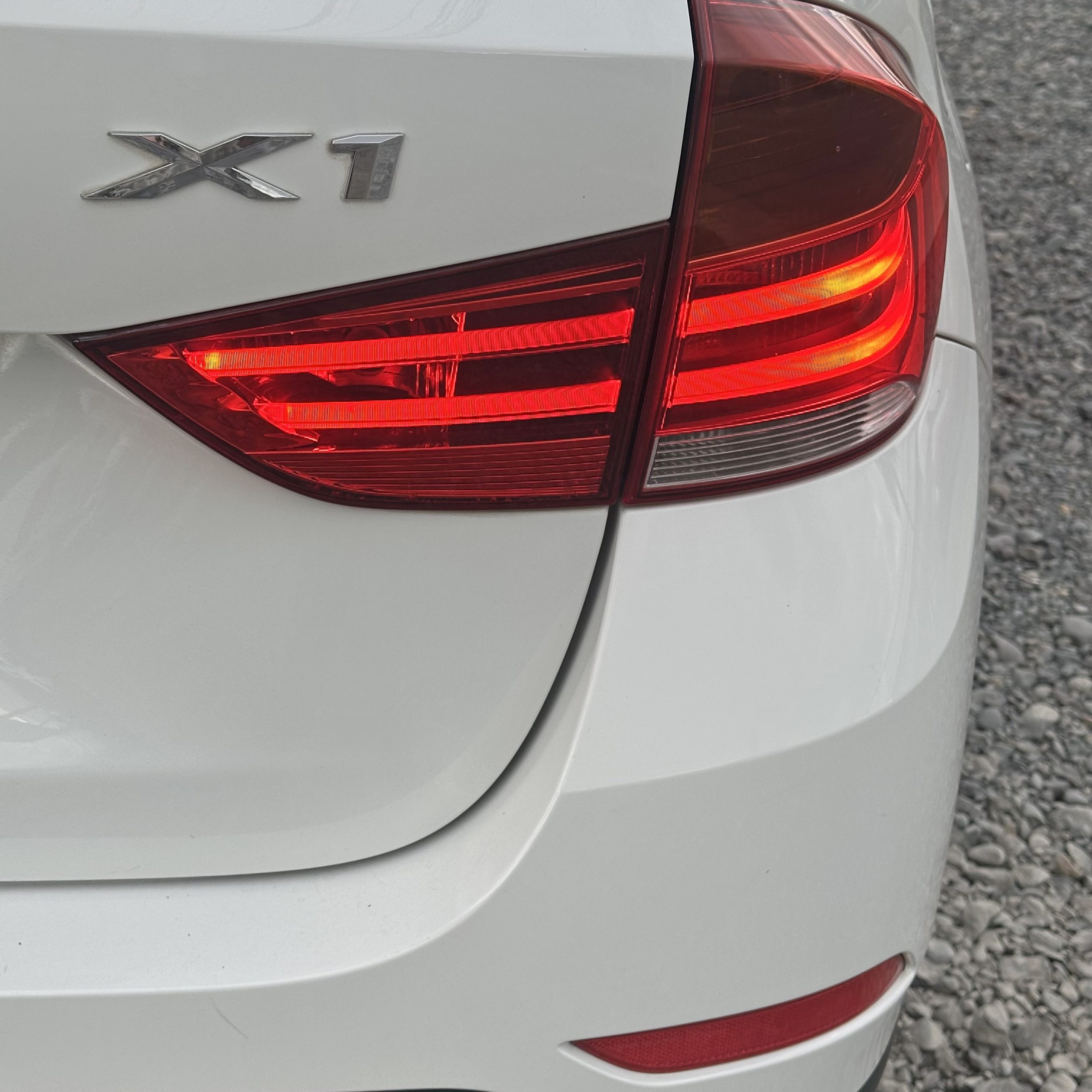 BMW X1 XDRIVE 11