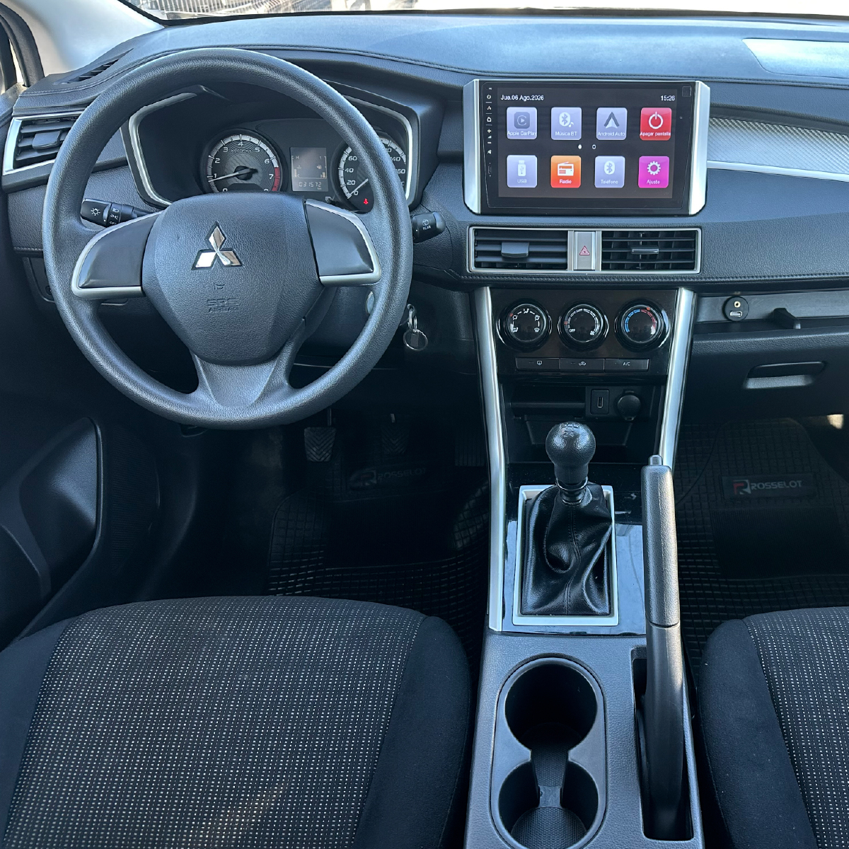 Mitsubishi Xpander — foto 7 de 23