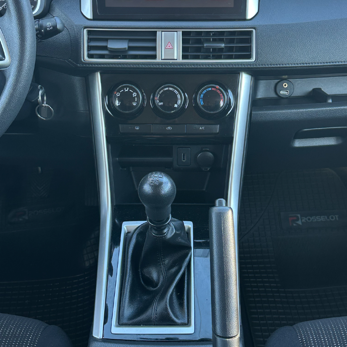 Mitsubishi Xpander — foto 8 de 23