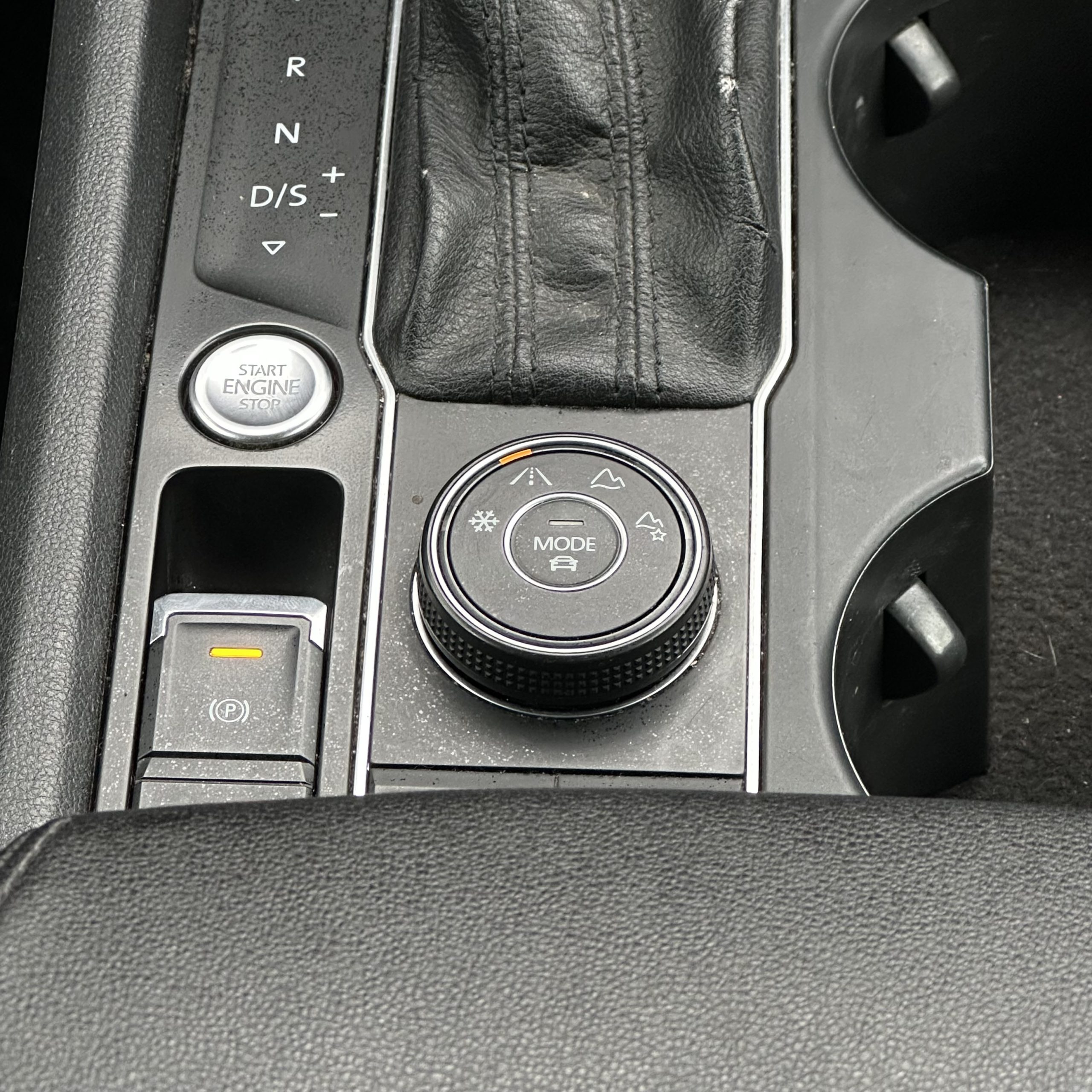 VOLKSWAGEN ATLAS 6
