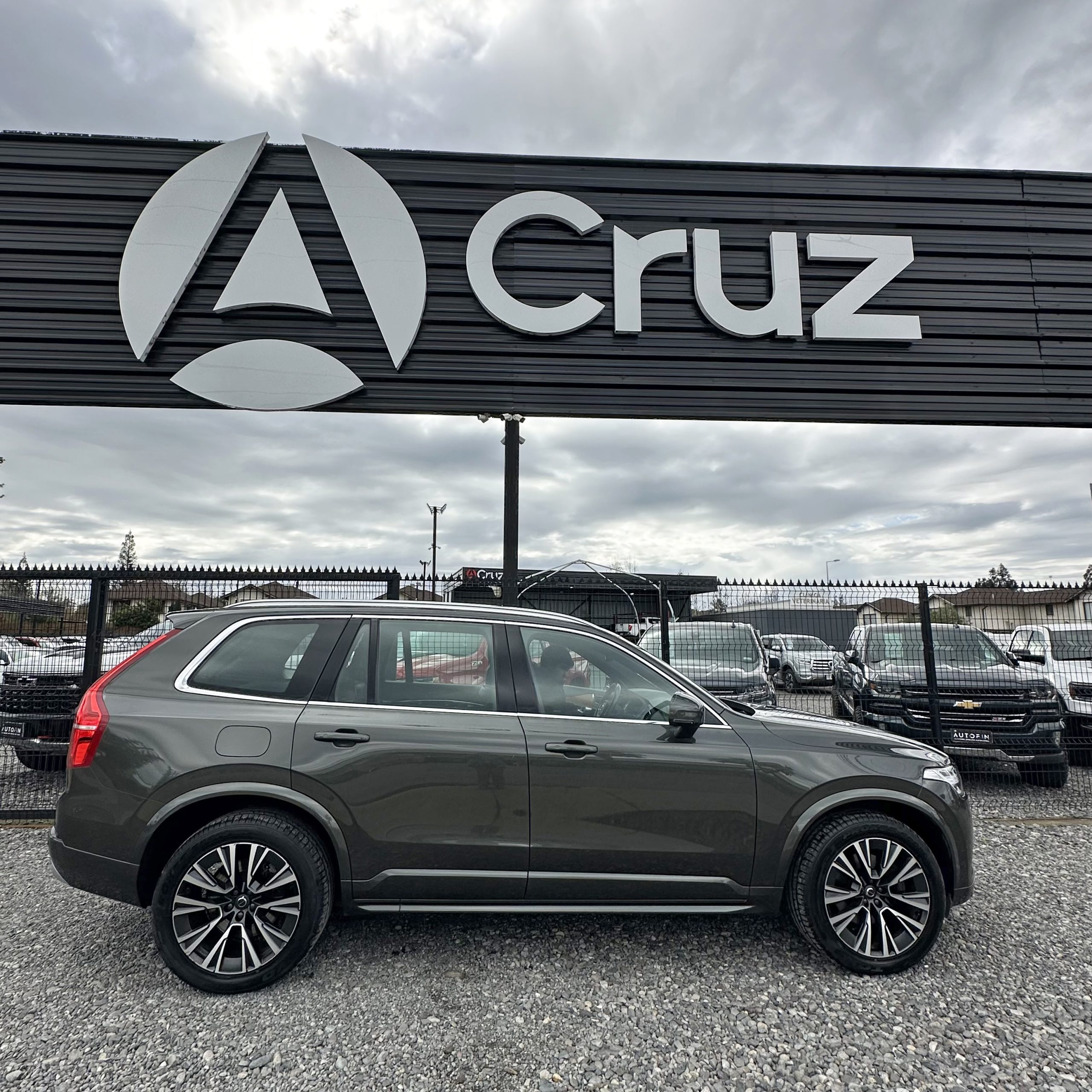 Volvo XC90 — foto 5 de 29