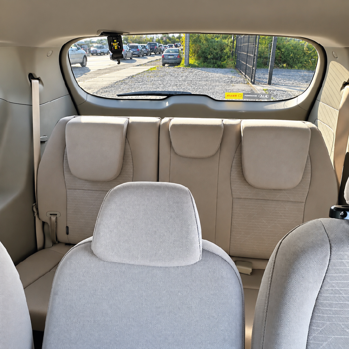 KIA Grand Carnival Miniván — foto 14 de 22