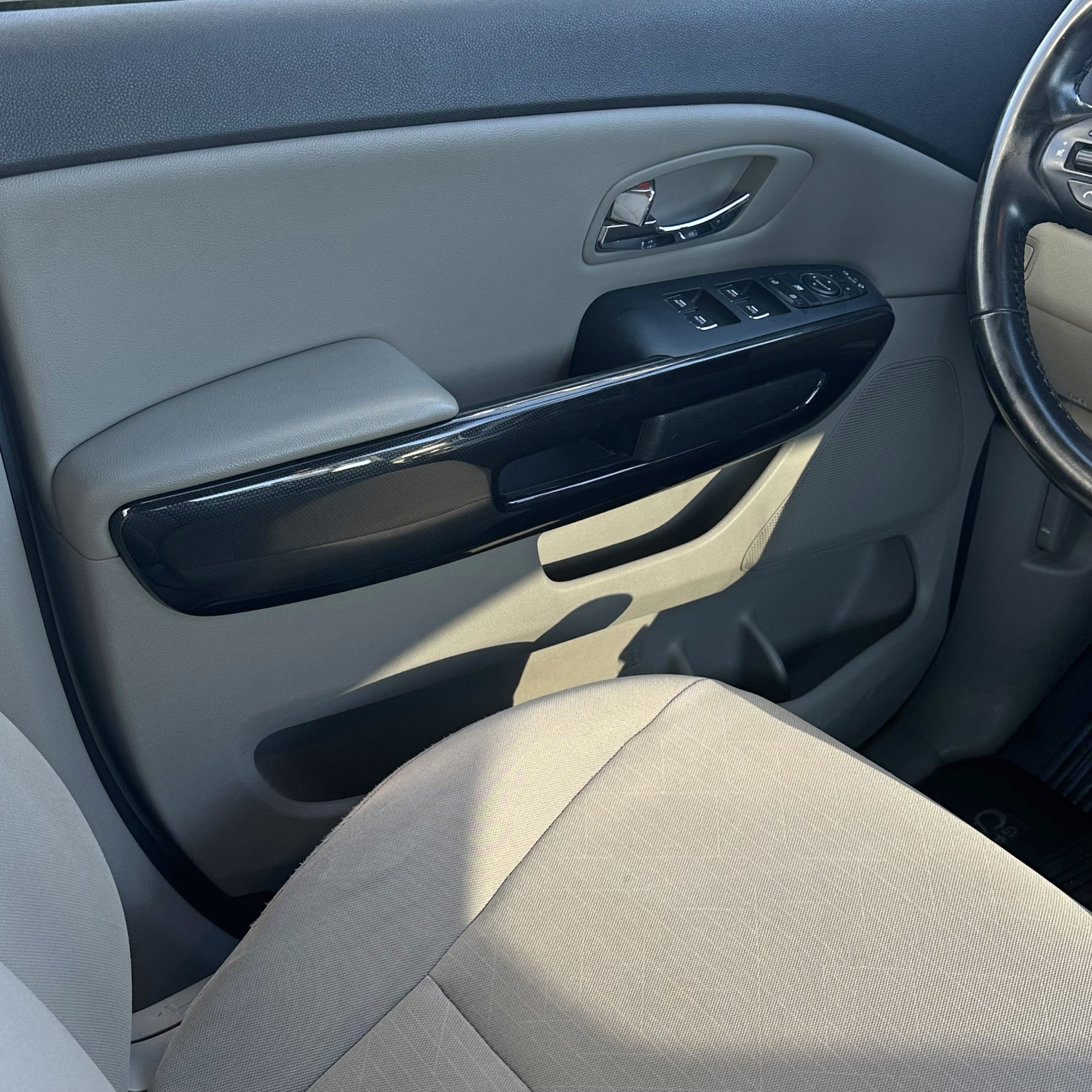 KIA Grand Carnival Miniván — foto 15 de 22