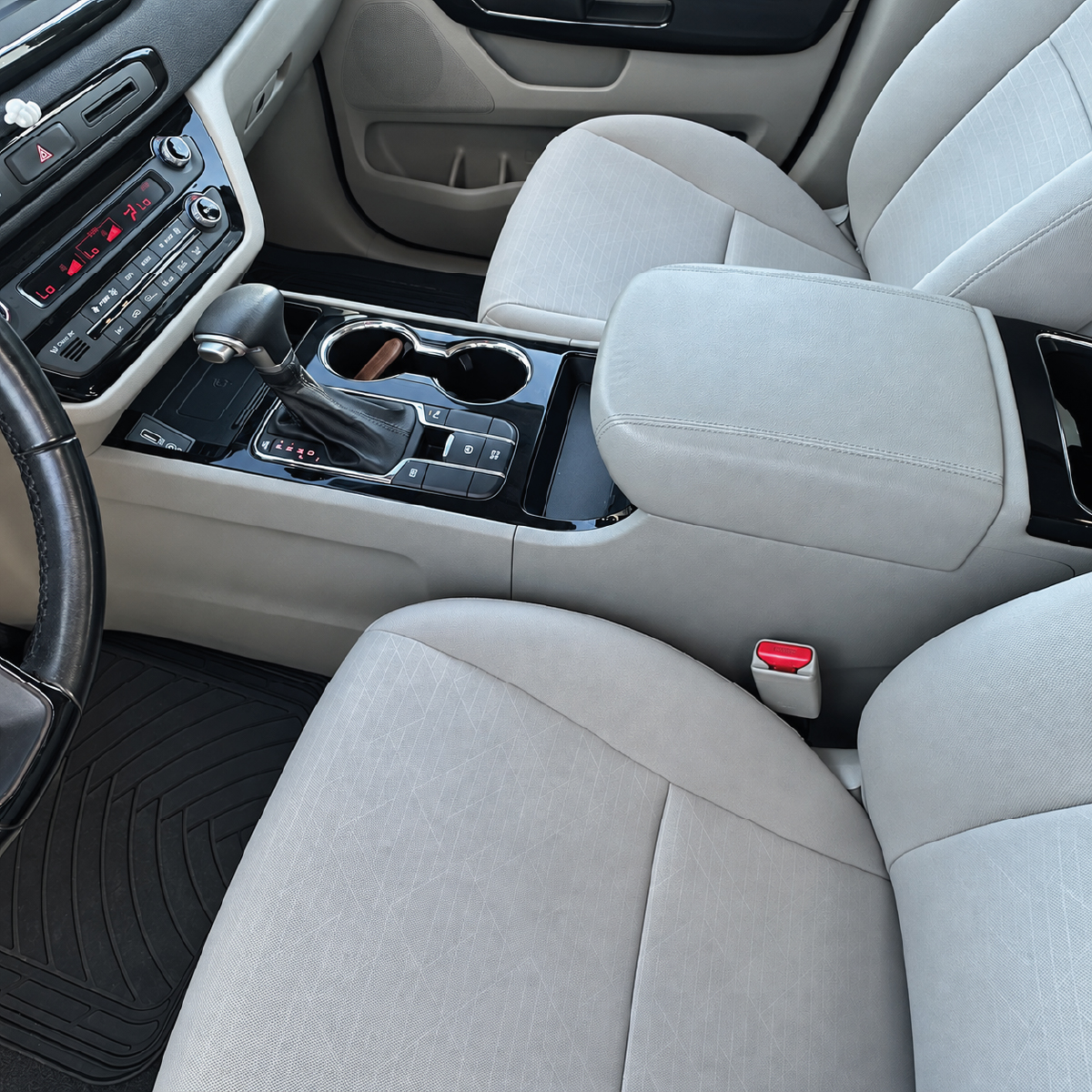 KIA Grand Carnival Miniván — foto 11 de 22