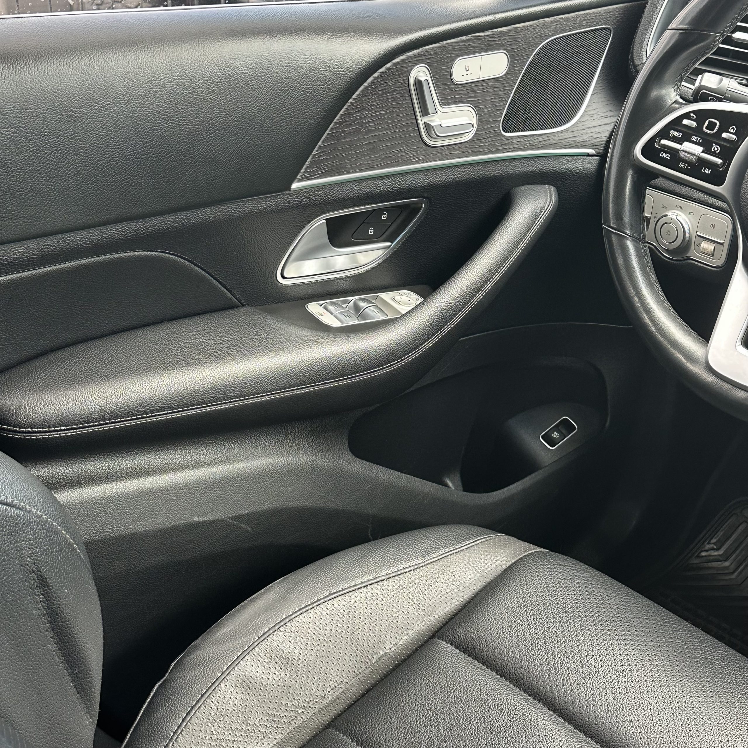 MERCEDES-BENZ 350D 005