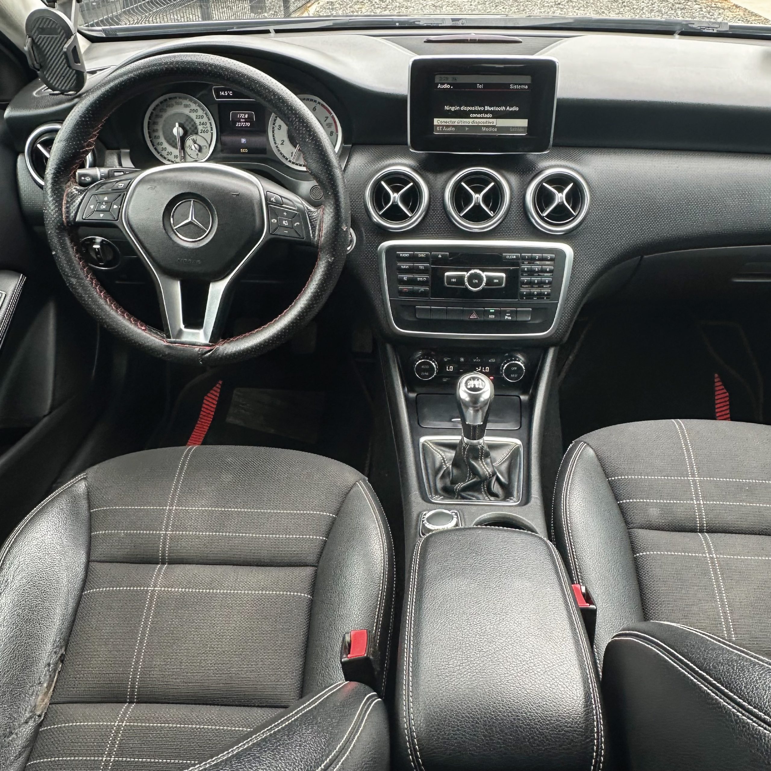 Mercedes-Benz A200 — foto 8 de 24