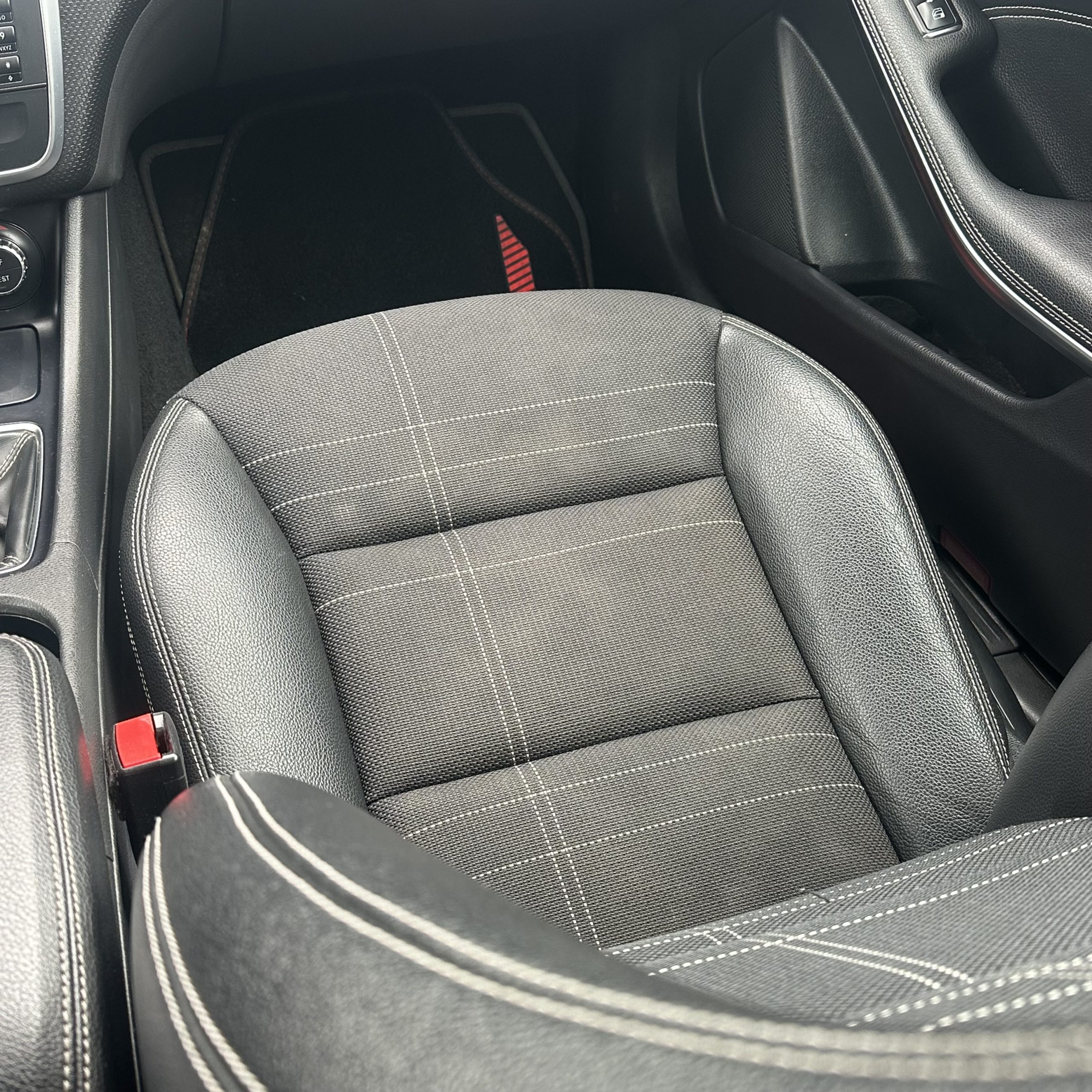 Mercedes-Benz A200 — foto 15 de 24